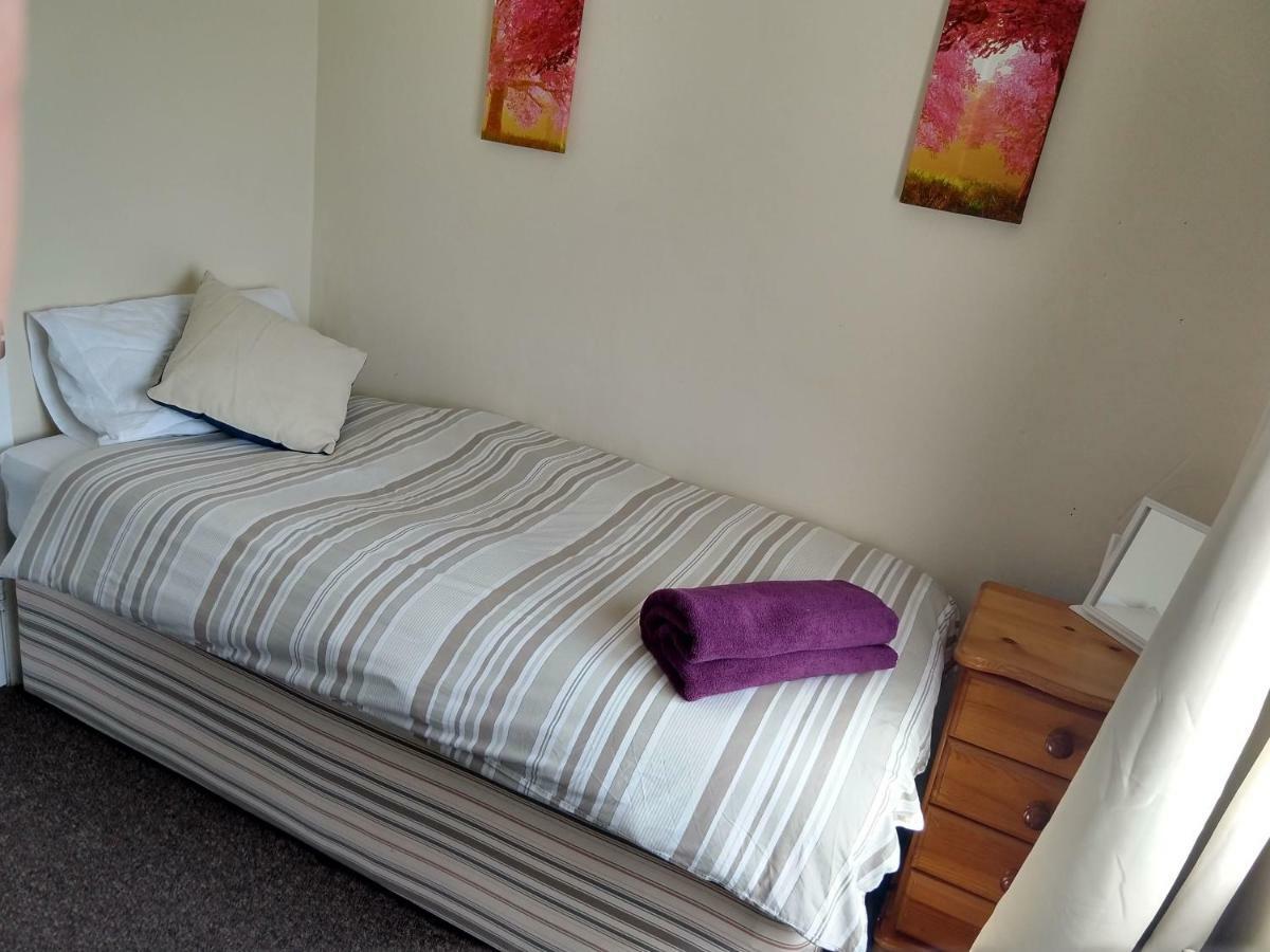 Rowe Gardens - Self Catering - Guesthouse Style - Comfortable Twin Or Double Rooms - Quiet Residential Area 워킹턴 외부 사진